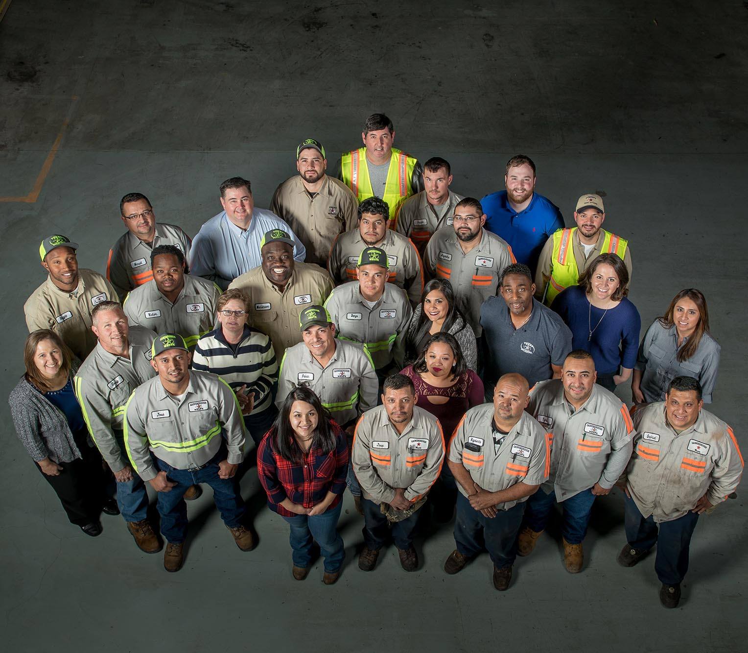 Equipo de trabajo de Texas Outhouse.